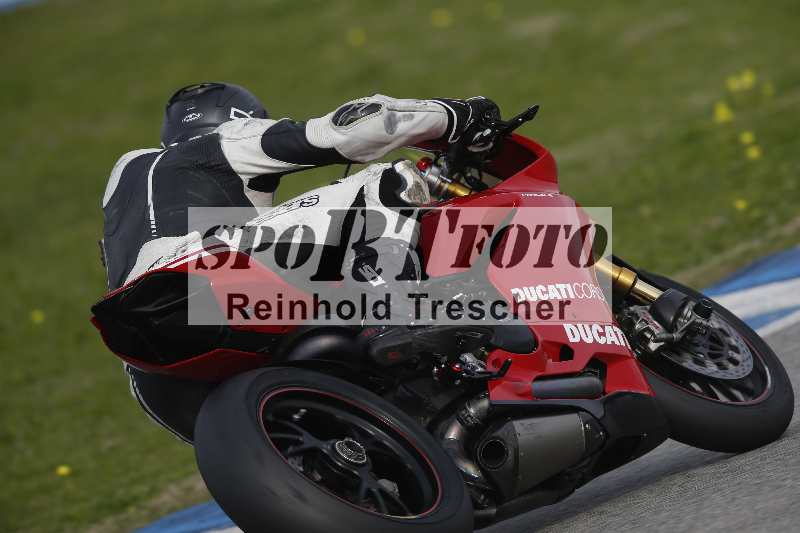 /Archiv-2024/01 26.-28.01.2024 Moto Center Thun Jerez/Gruppe gruen-green/backside